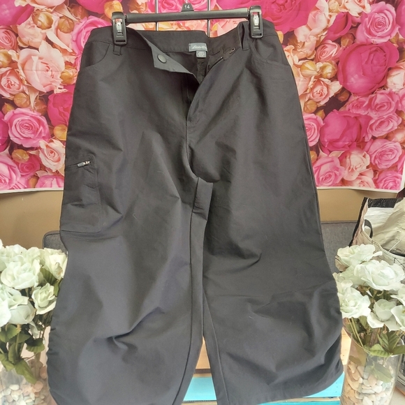 Eddie Bauer Women's NWT Black Sky Capri's Size X-Large - Picture 9 of 12